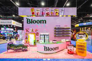 Bloom Nutrition booth by Skyline Exhibits