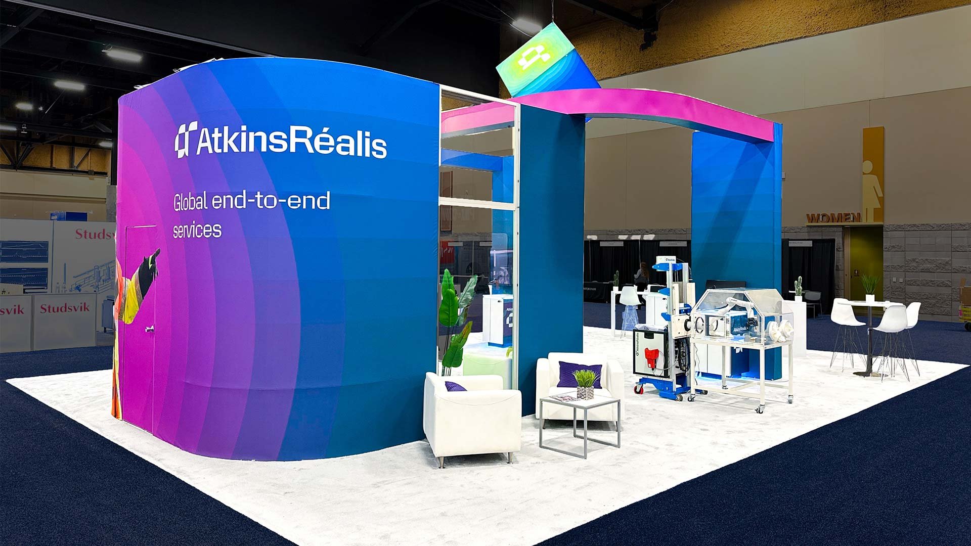 Atkins Realis custom exhibit