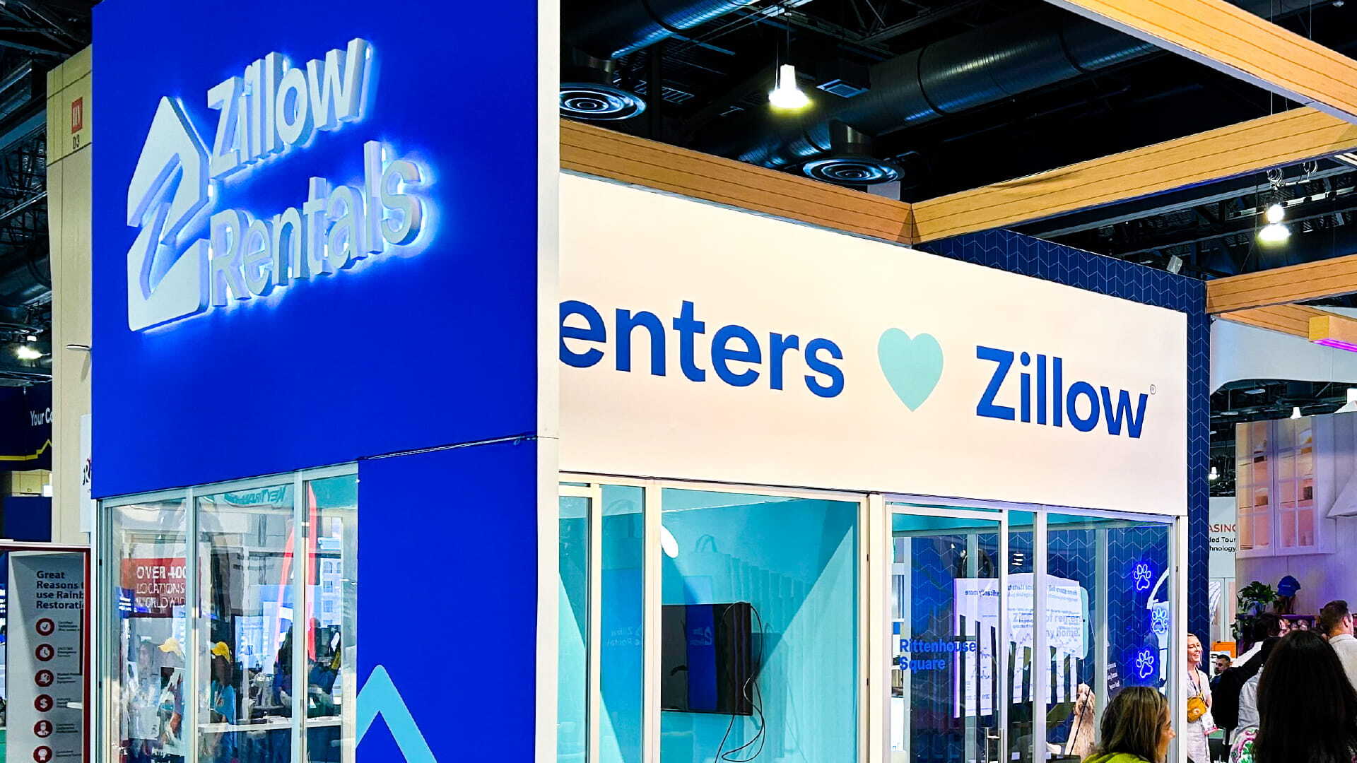 10 Compelling Reasons to Update Your Trade Show Graphics